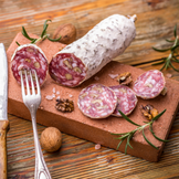 Deliciosas especialidades de salchichón y salami