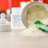 Alimenti a base di latte per neonati e bambini